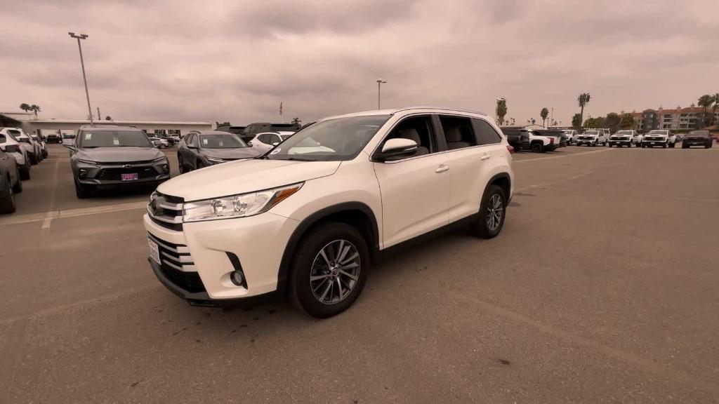 used 2019 Toyota Highlander car, priced at $27,499