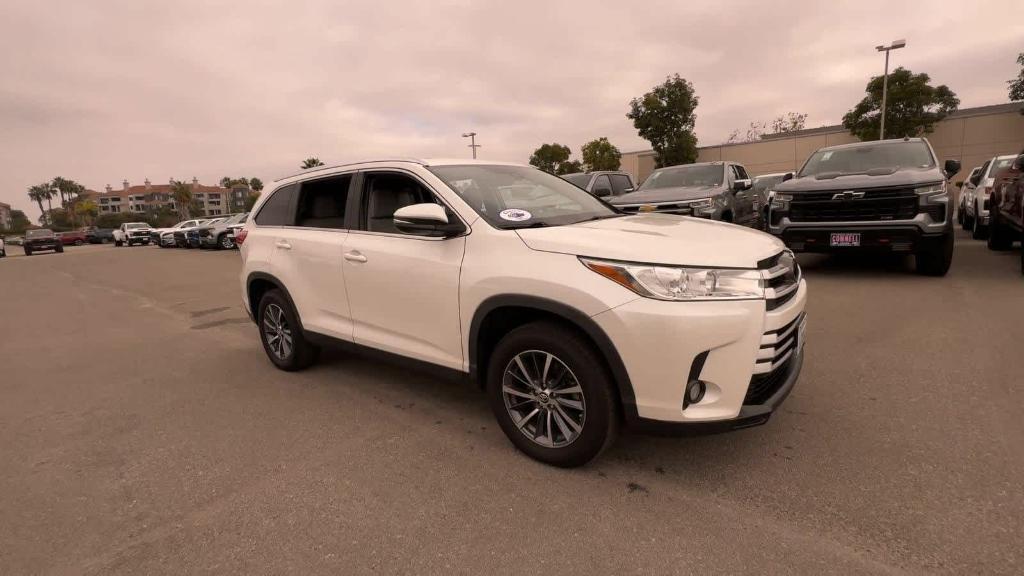 used 2019 Toyota Highlander car, priced at $27,499