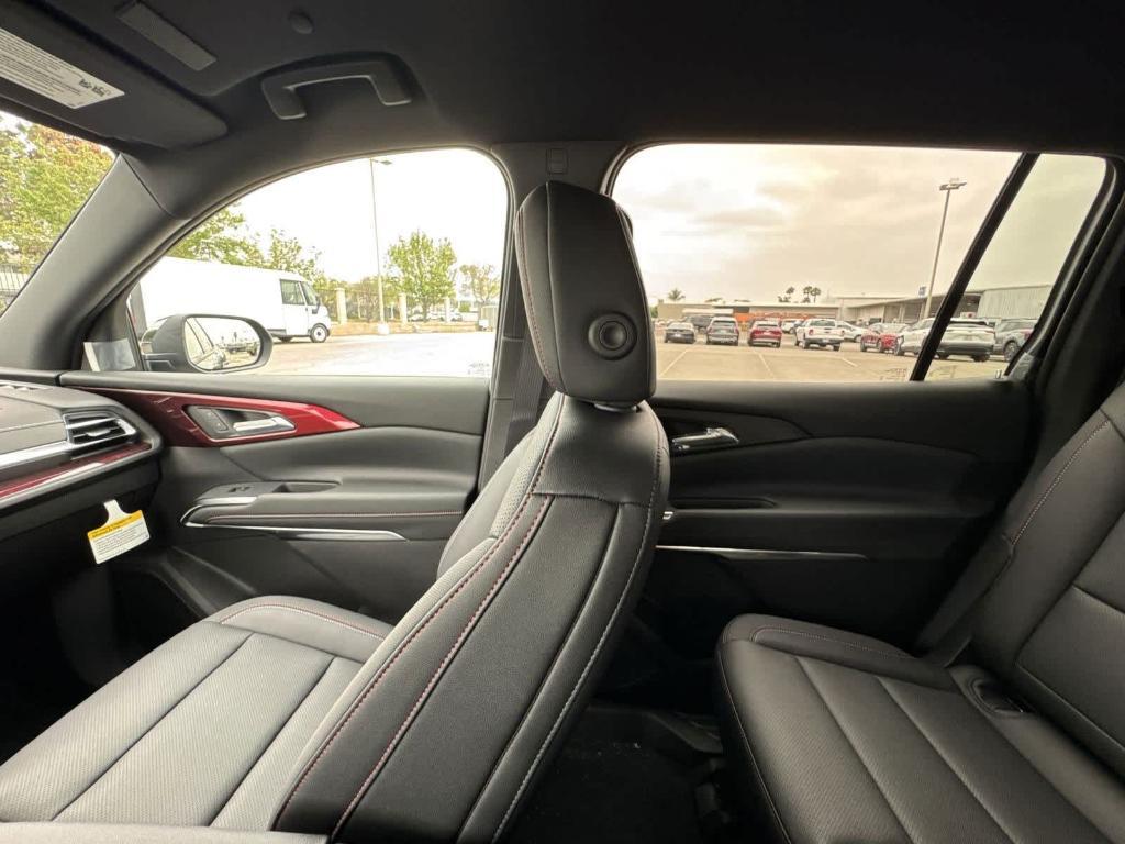 new 2025 Chevrolet Traverse car, priced at $49,858