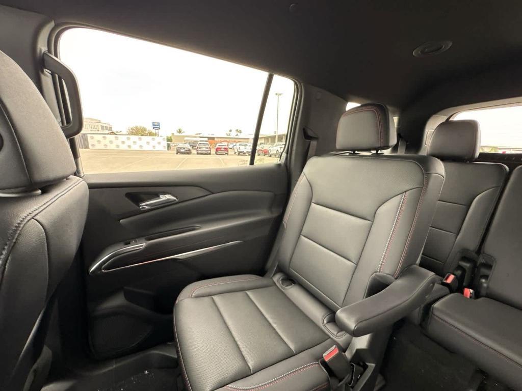 new 2025 Chevrolet Traverse car, priced at $49,858