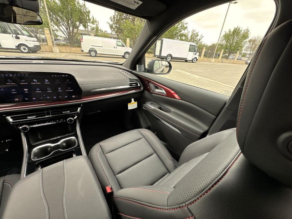 new 2025 Chevrolet Traverse car, priced at $49,858