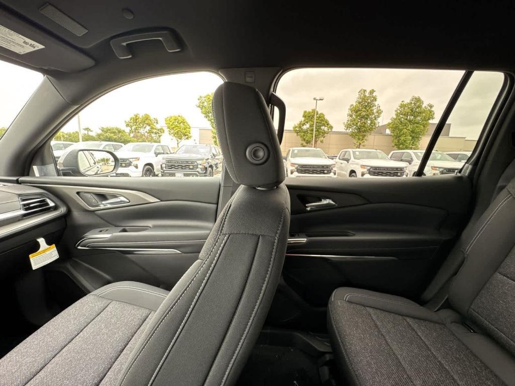 new 2025 Chevrolet Traverse car, priced at $42,393