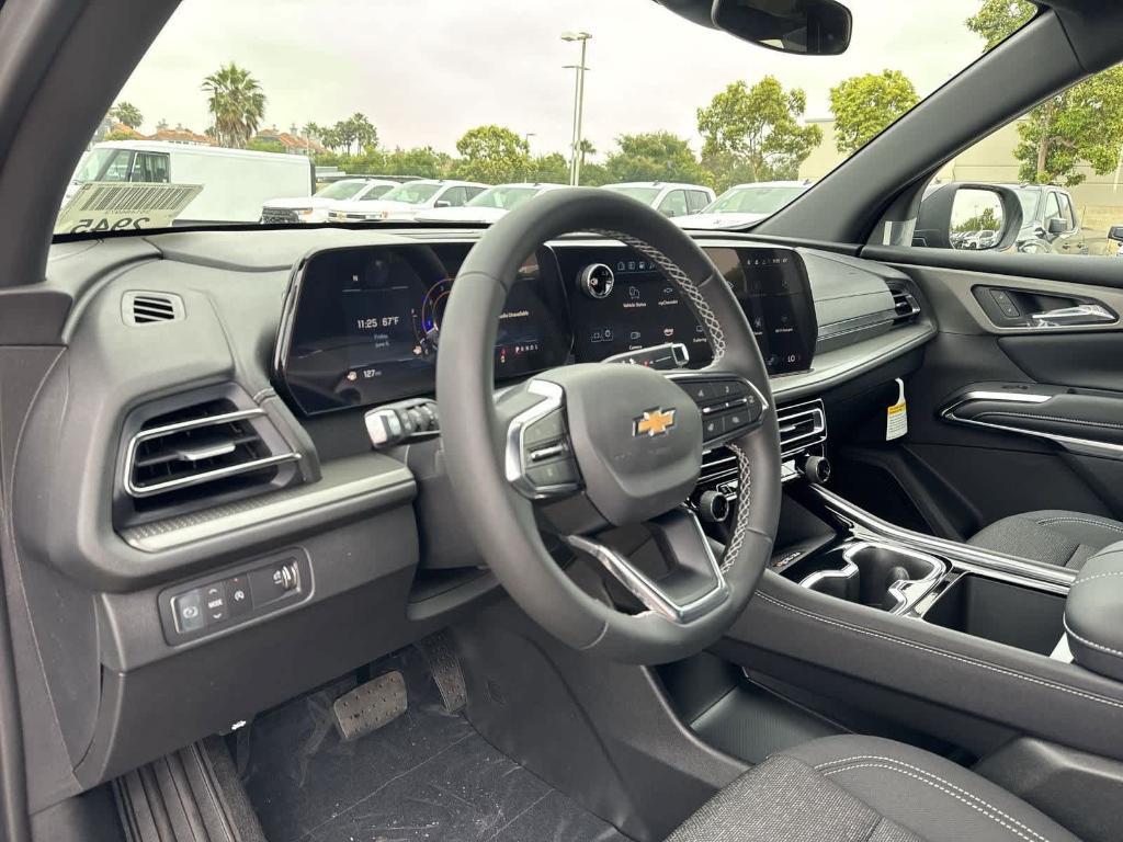 new 2025 Chevrolet Traverse car, priced at $42,393