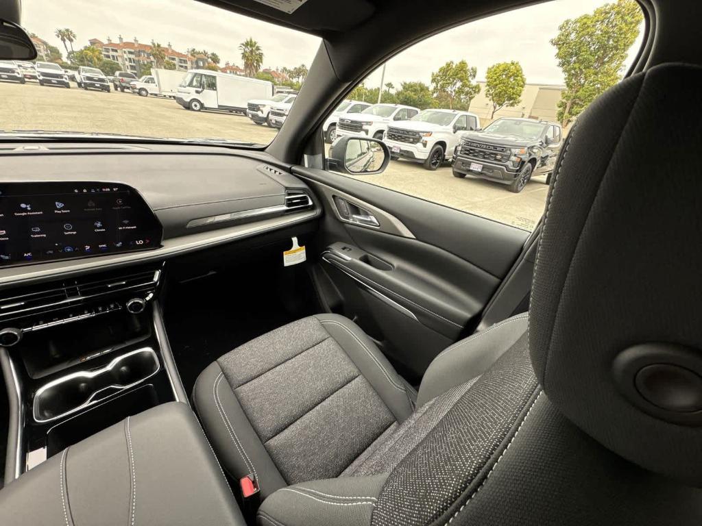 new 2025 Chevrolet Traverse car, priced at $42,393