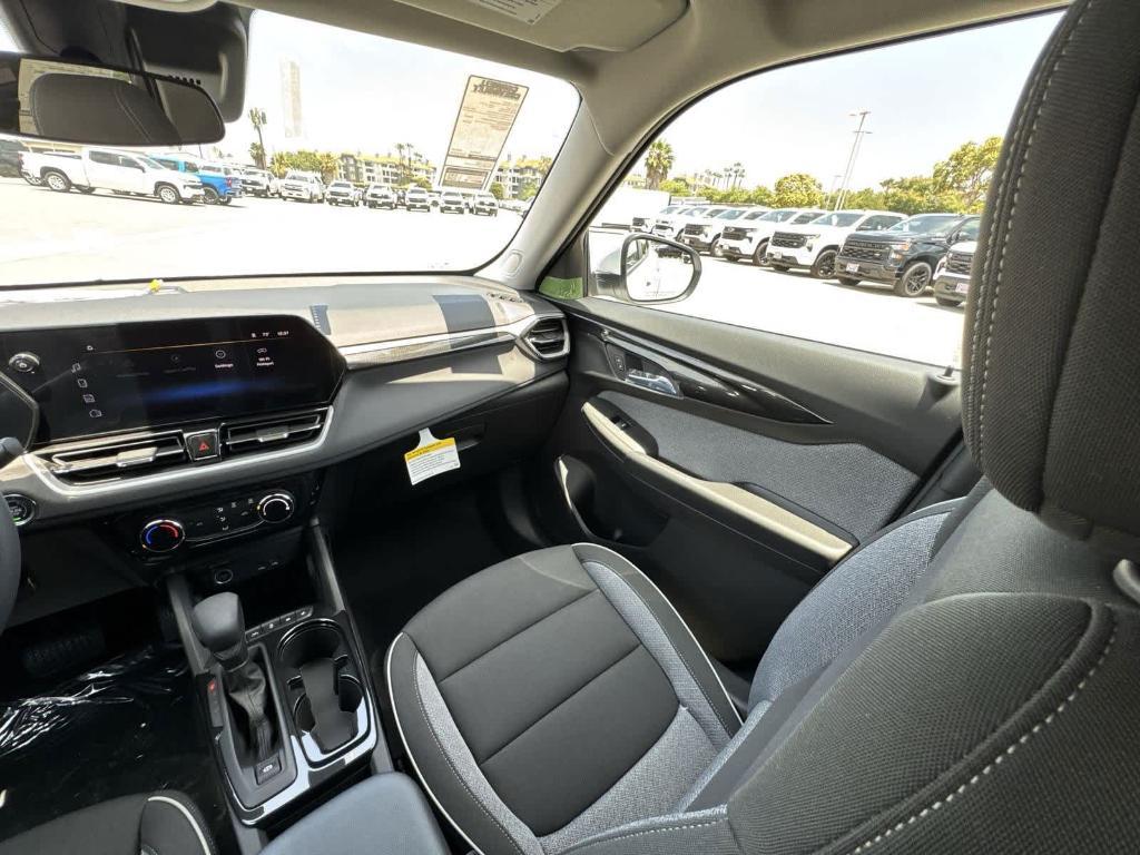 new 2026 Chevrolet TrailBlazer car, priced at $27,318
