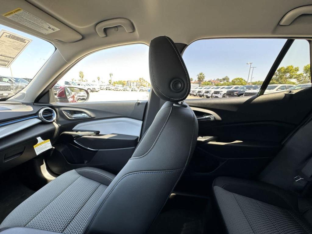 new 2025 Chevrolet Trax car, priced at $25,138