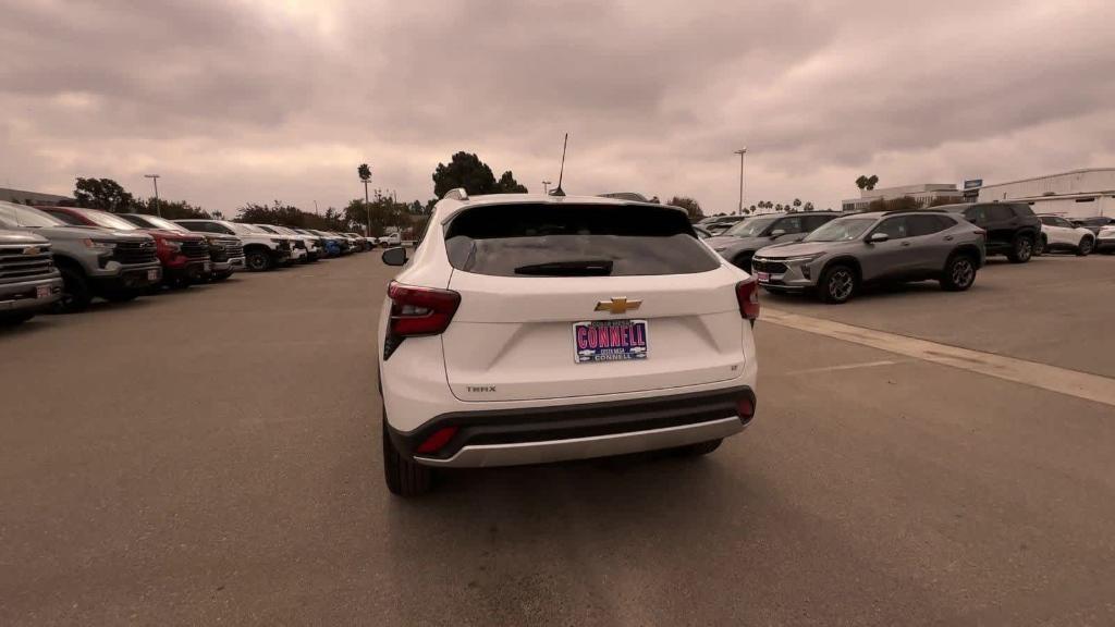 new 2025 Chevrolet Trax car, priced at $26,033