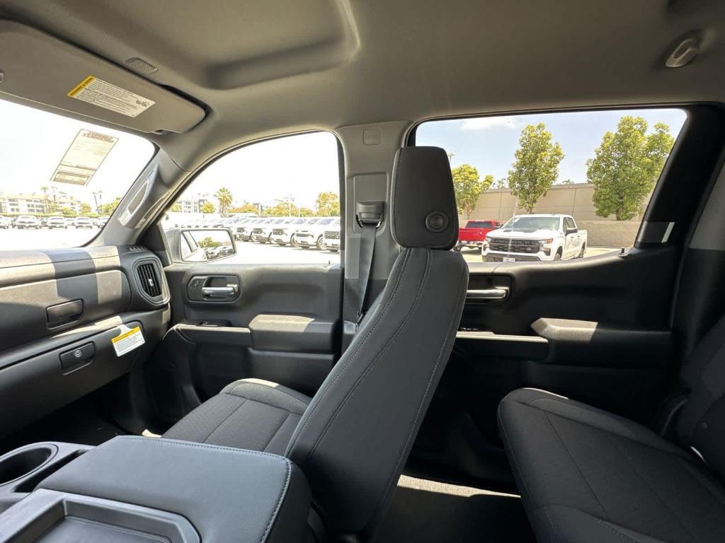 new 2025 Chevrolet Silverado 1500 car, priced at $41,018