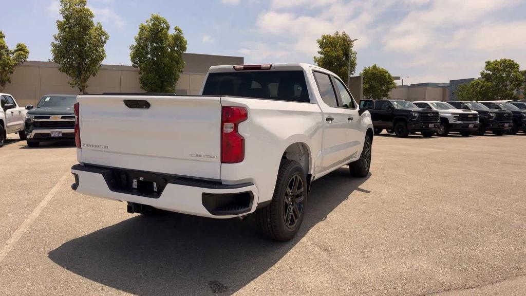 new 2025 Chevrolet Silverado 1500 car, priced at $41,018