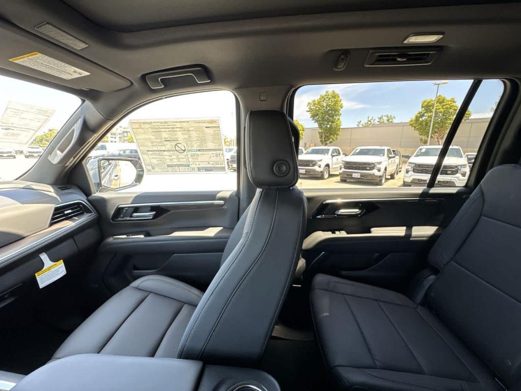new 2025 Chevrolet Suburban car, priced at $78,153