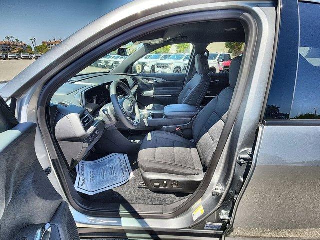 new 2025 Chevrolet Traverse car, priced at $42,393