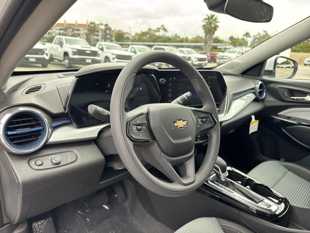 new 2025 Chevrolet Trax car