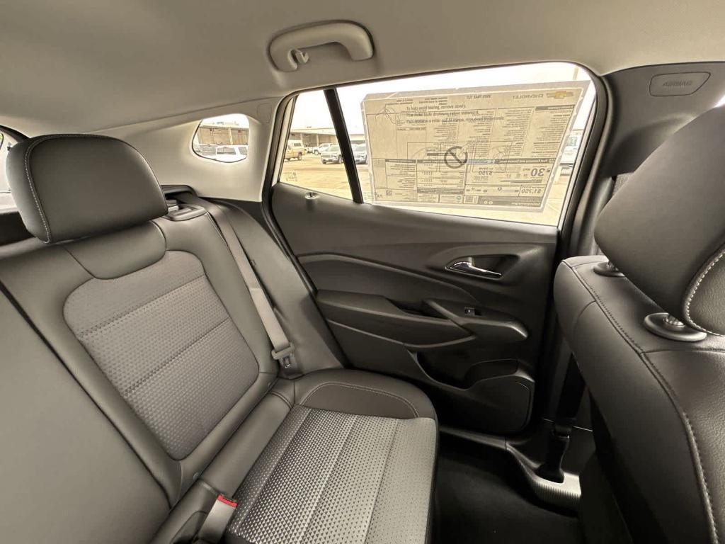 new 2025 Chevrolet Trax car