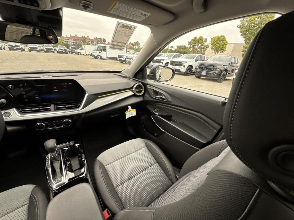 new 2025 Chevrolet Trax car, priced at $26,198