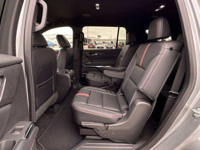 new 2025 Chevrolet Traverse car, priced at $56,092