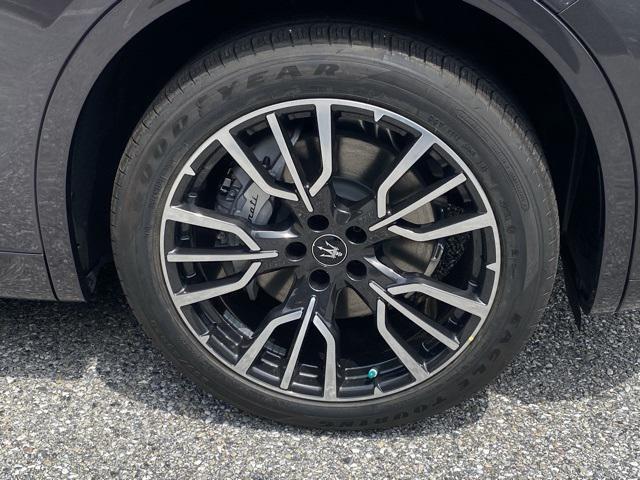 new 2025 Maserati Grecale car, priced at $85,245