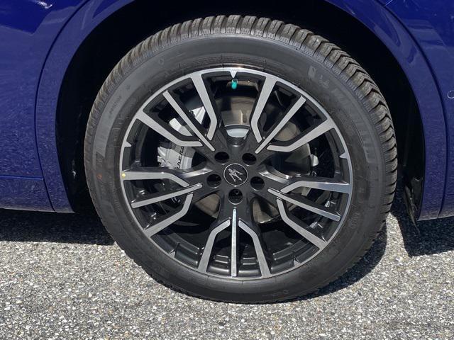 new 2025 Maserati Grecale car, priced at $85,245