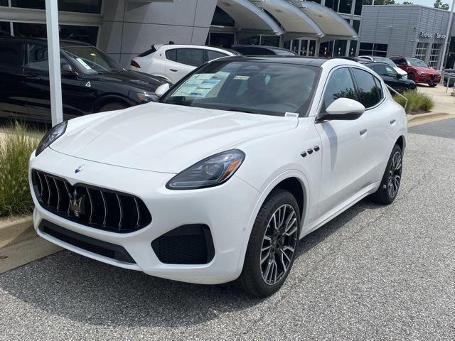 new 2025 Maserati Grecale car, priced at $84,095