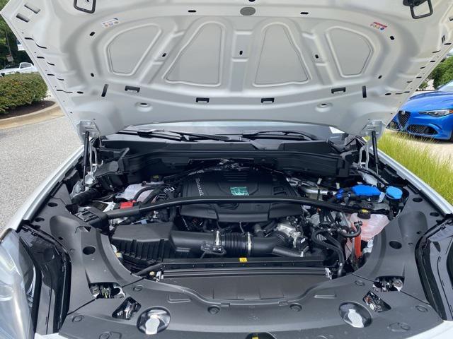 new 2025 Maserati Grecale car, priced at $84,095