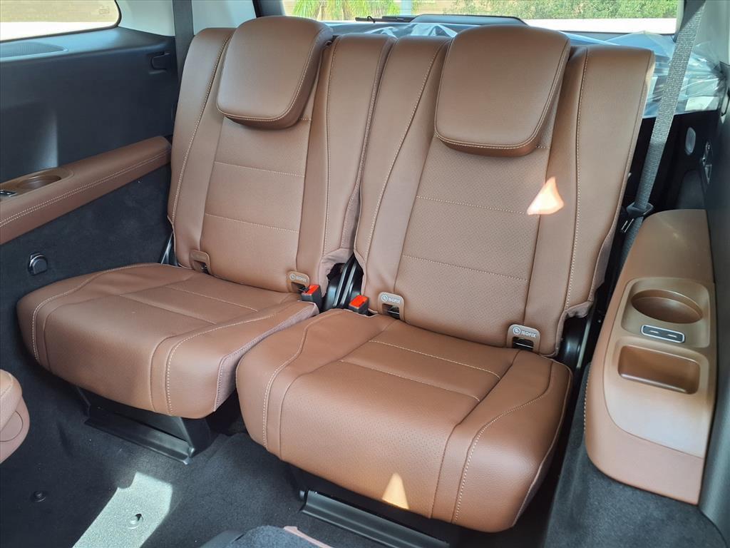 new 2026 Mercedes-Benz GLS 450 car, priced at $97,550