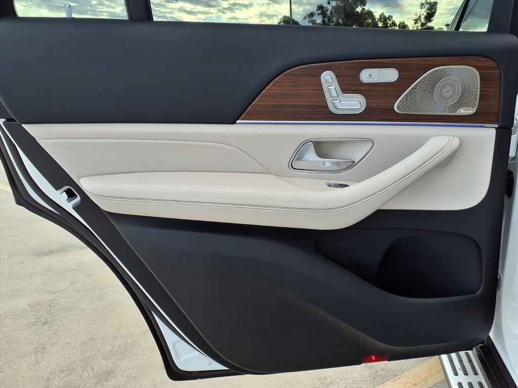 new 2026 Mercedes-Benz GLS 450 car, priced at $99,450