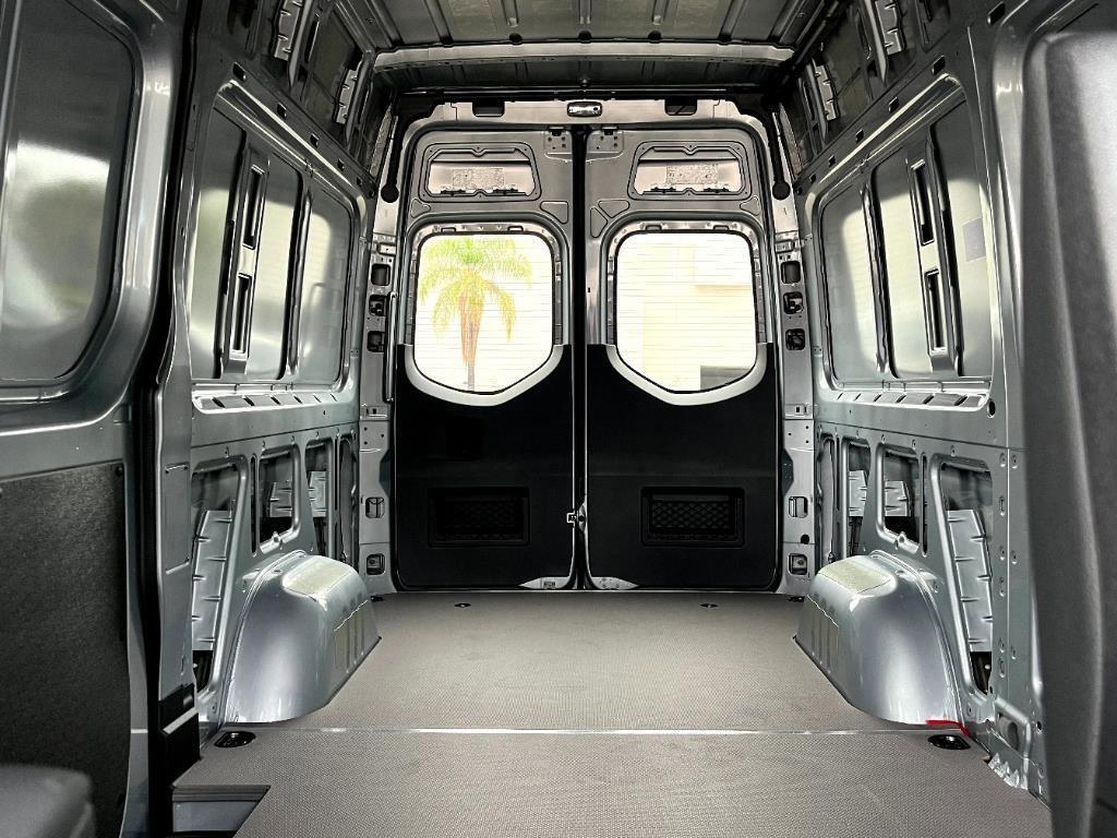 new 2025 Mercedes-Benz Sprinter 2500 car, priced at $78,106