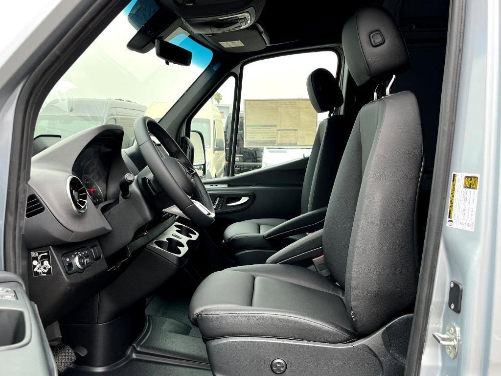 new 2025 Mercedes-Benz Sprinter 2500 car, priced at $78,106