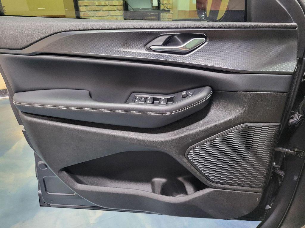 used 2023 Jeep Grand Cherokee car, priced at $30,990