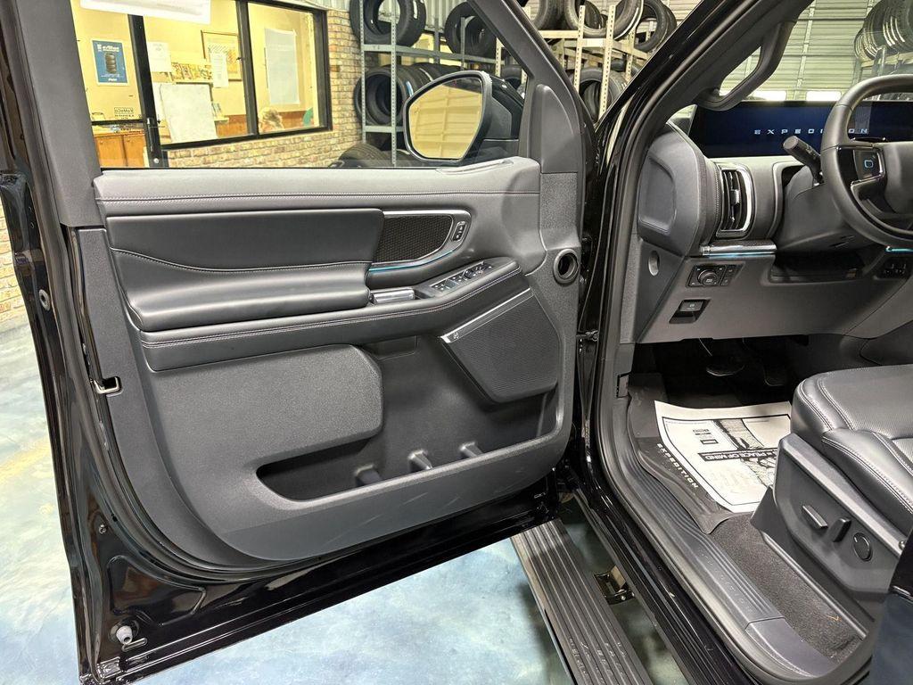 new 2025 Ford Expedition car, priced at $84,150