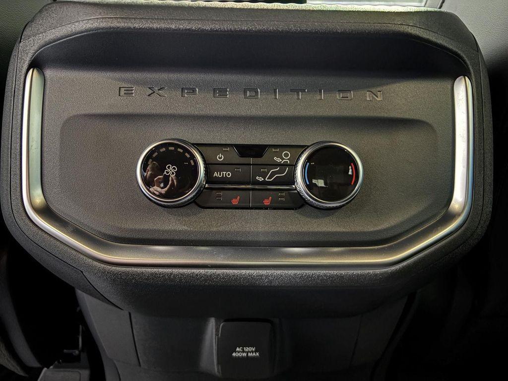 new 2025 Ford Expedition car, priced at $84,150