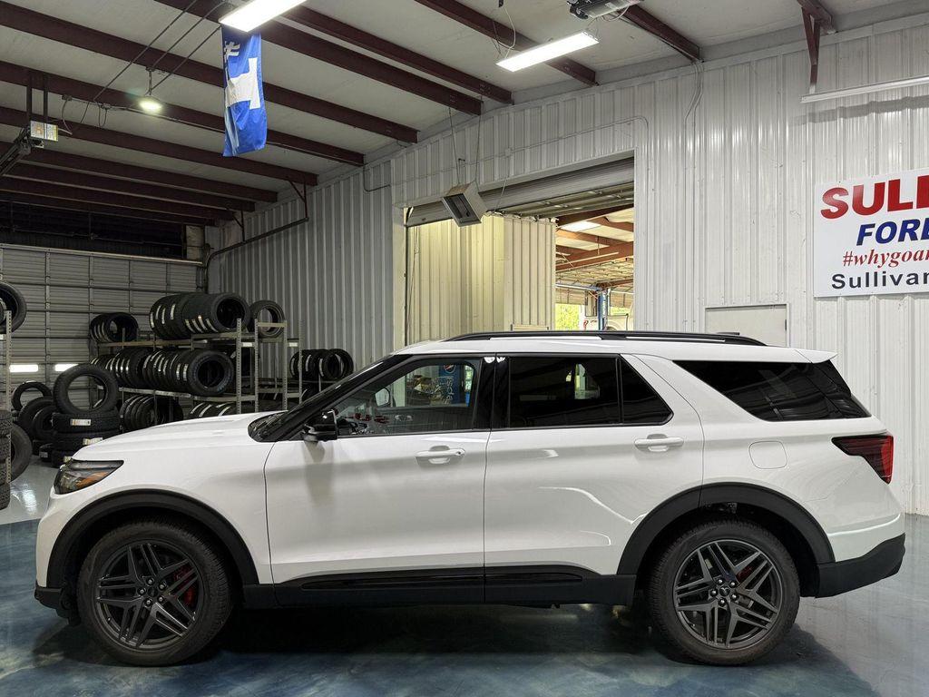new 2025 Ford Explorer car, priced at $59,995