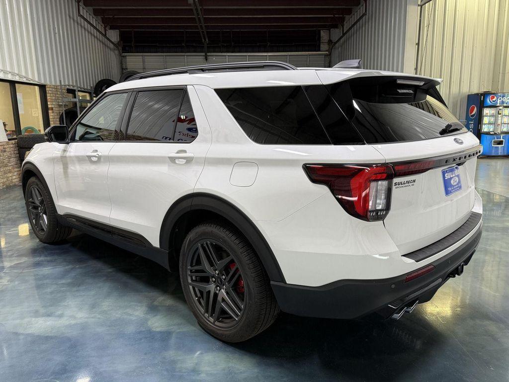 new 2025 Ford Explorer car, priced at $59,995