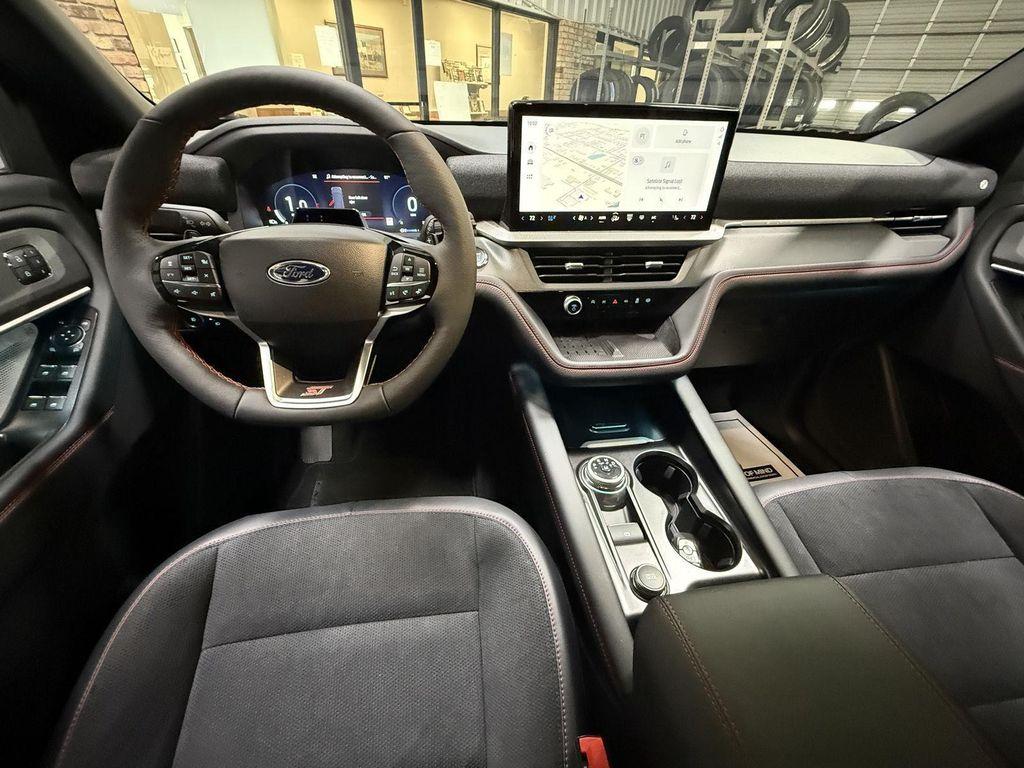 new 2025 Ford Explorer car, priced at $59,995