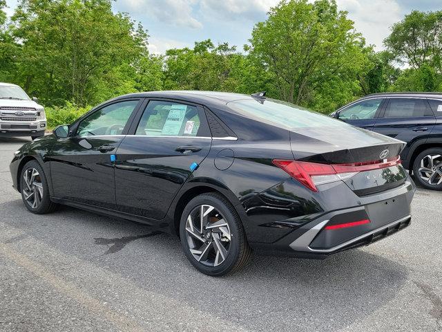 new 2024 Hyundai Elantra car, priced at $27,040