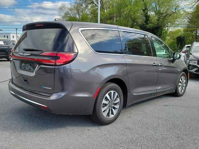 used 2023 Chrysler Pacifica Hybrid car, priced at $41,834