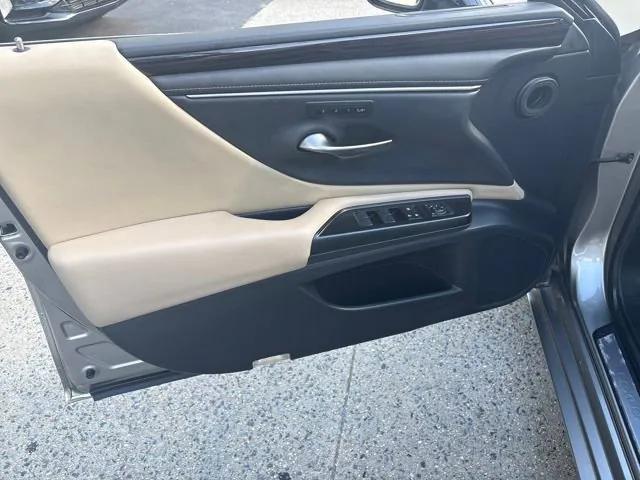 used 2019 Lexus ES 350 car, priced at $27,511