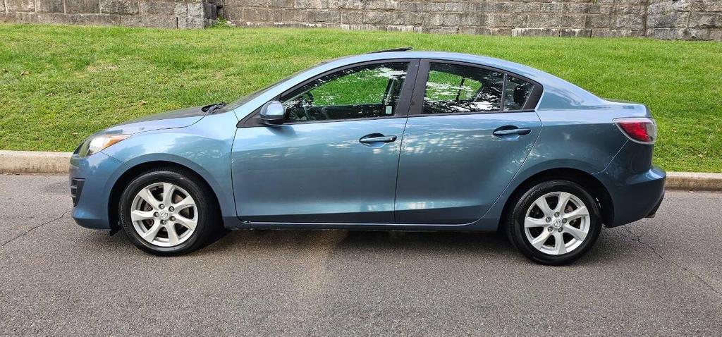 used 2010 Mazda Mazda3 car, priced at $5,395