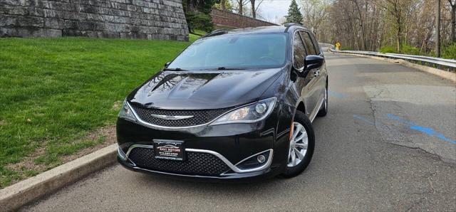 used 2017 Chrysler Pacifica car, priced at $10,995