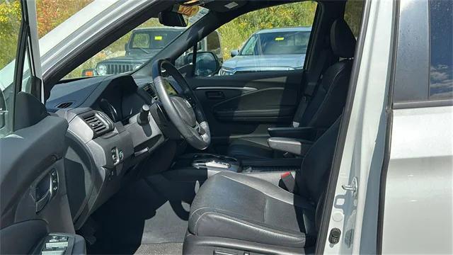 used 2022 Honda Passport car, priced at $32,370