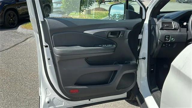 used 2022 Honda Passport car, priced at $32,370