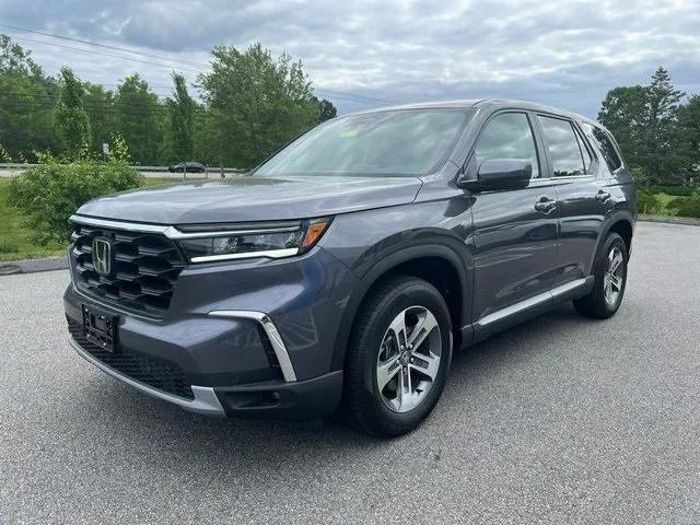 new 2025 Honda Pilot car, priced at $45,245