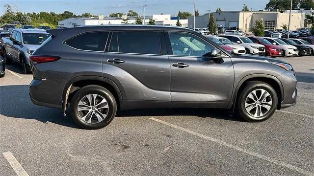 used 2021 Toyota Highlander car, priced at $34,791