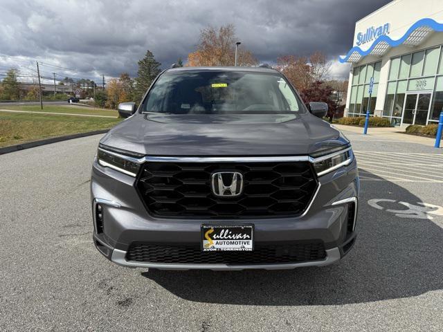 new 2025 Honda Pilot car, priced at $48,595
