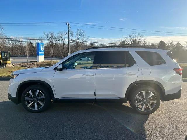 new 2025 Honda Pilot car, priced at $49,700