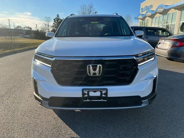 new 2025 Honda Pilot car, priced at $49,700