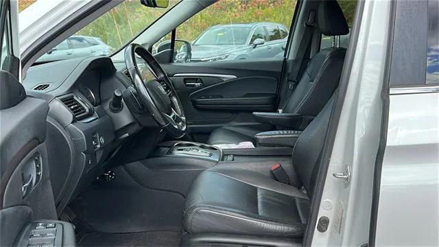 used 2022 Honda Pilot car, priced at $31,591