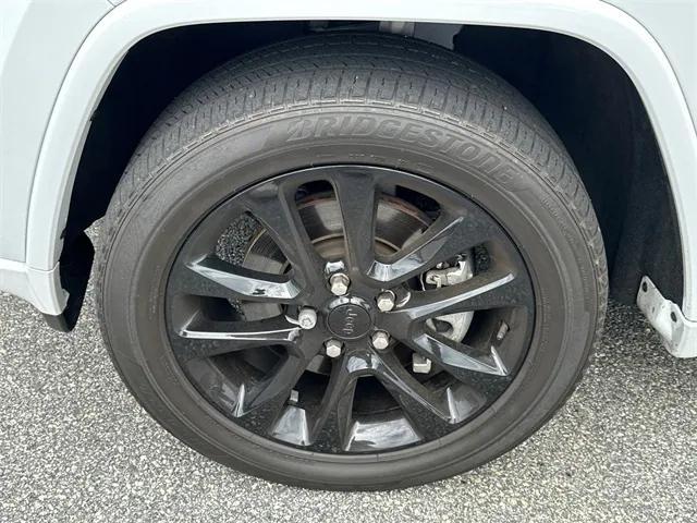 used 2022 Jeep Grand Cherokee car, priced at $30,591