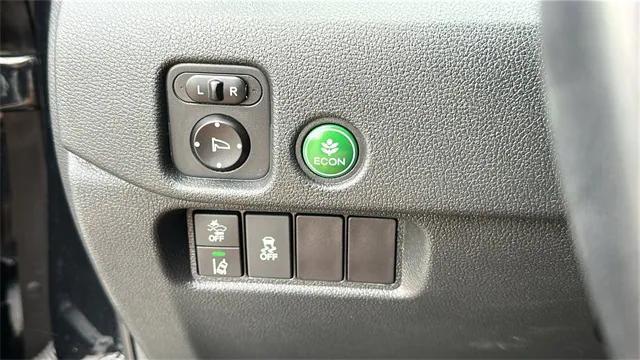used 2021 Honda Pilot car, priced at $23,591