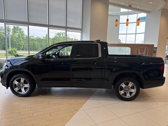 new 2025 Honda Ridgeline car, priced at $42,180
