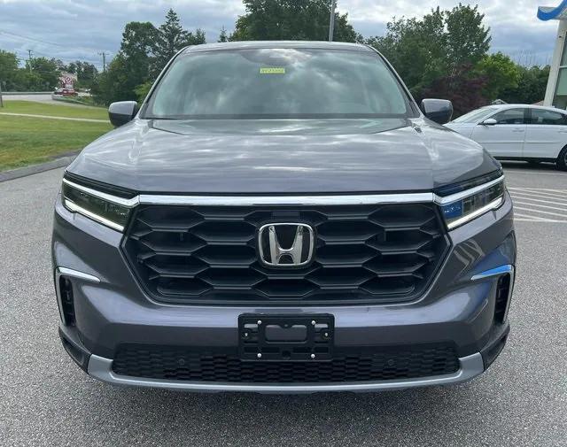 new 2025 Honda Pilot car, priced at $46,050